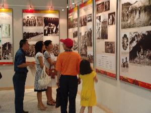 感受“胜利之师”，，，增强军民鱼水情 ——总公司机关干部旅行“建军80周年”大型图片展 - 企业要闻 - J9集团