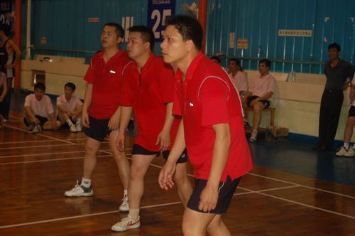 赛出效果，，，，赛出气概--总公司男子气排球队包办集团公司五周年志庆角逐亚军、季军 - 企业要闻 - J9集团
