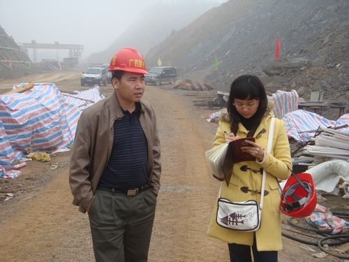 新华社、广西电视台两家媒体到隆百13标举行采访 - 企业要闻 - J9集团