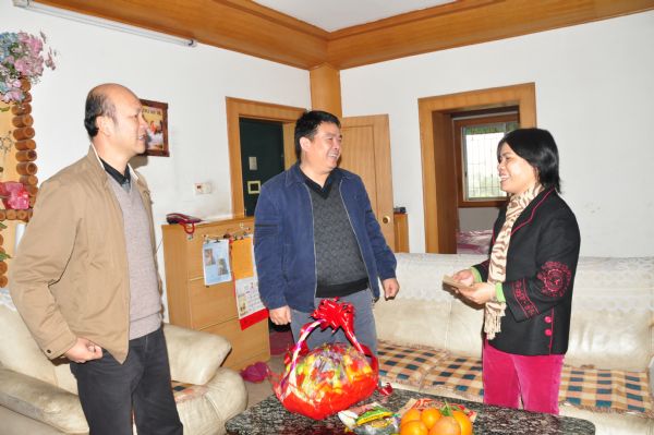 2010年春节送温暖活动效果显著 - 企业要闻 - J9集团