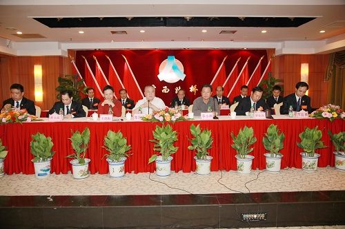 凝心聚力，，，，，，克难攻坚，，，，，，挖潜增效，，，，，，科学生长——广西J9集团总公司八届一次职代会盛大召开 - 企业要闻 - J9集团
