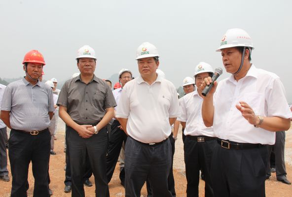 自治区副主席杨贺喜莅临靖那高速公路视察指导事情 - 企业要闻 - J9集团