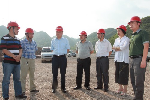 贵州交通运输厅纪委书记翟晓辉到思剑十七标调研指导 - 企业要闻 - J9集团