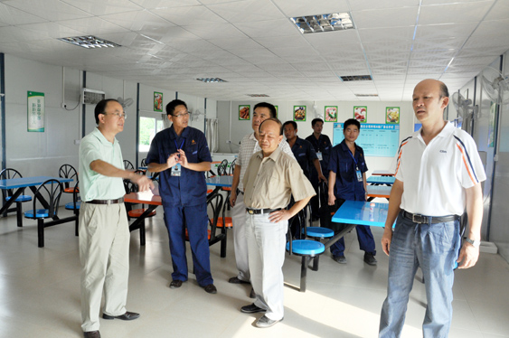 自治区交通运输厅直属机关党委专职副书记罗华芝一行莅临南宁外环A标调研指导 - 企业要闻 - J9集团