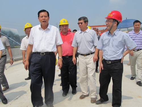 自治区副主席杨贺喜到防东1标考察调研 - 企业要闻 - J9集团