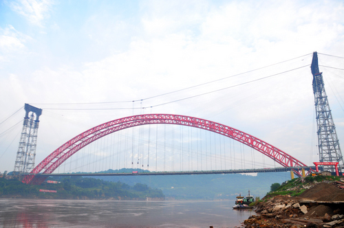 “天下第一跨”波司登大桥桥面格子梁胜利合龙 - 企业要闻 - J9集团