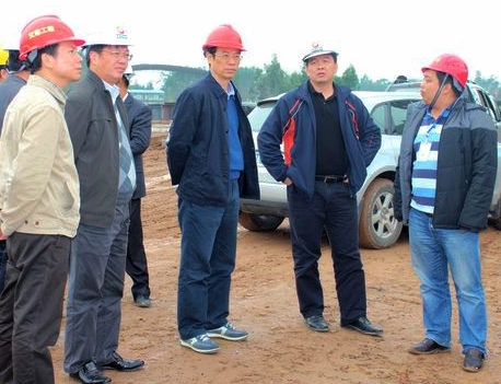 自治区交通运输厅副厅长梁毅莅临钦江特大桥项目检查清静施工事情 - 企业要闻 - J9集团