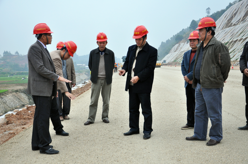 自治区直属企事业工会常务副主任马宁到南宁外环路面A标调研事情 - 企业要闻 - J9集团