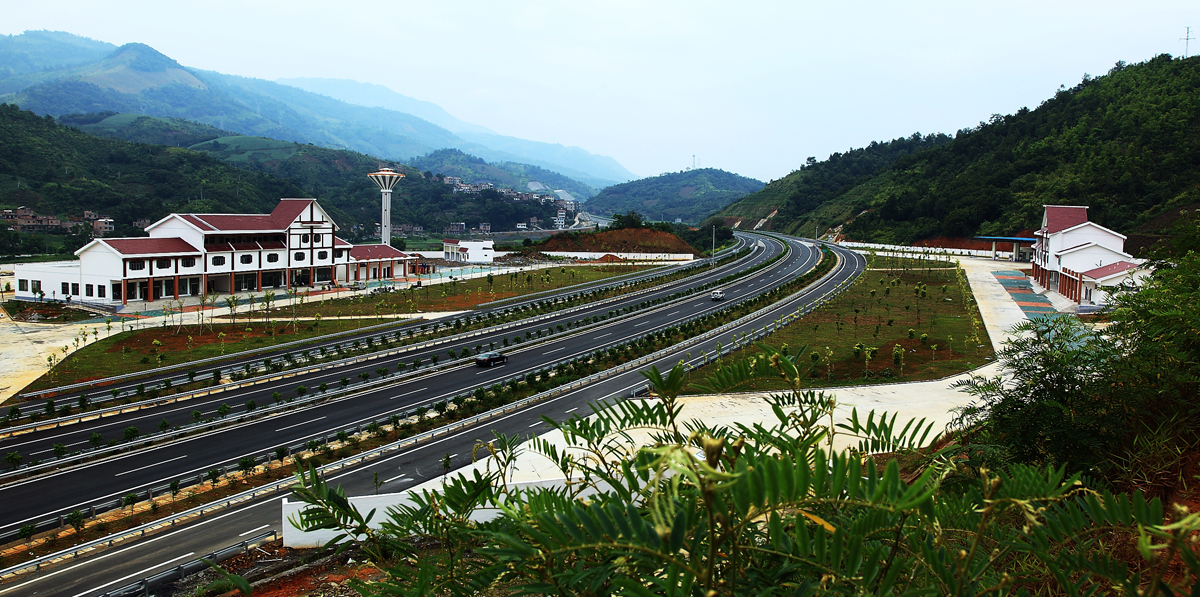 隆林至百色高速 - 公路工程 - J9集团