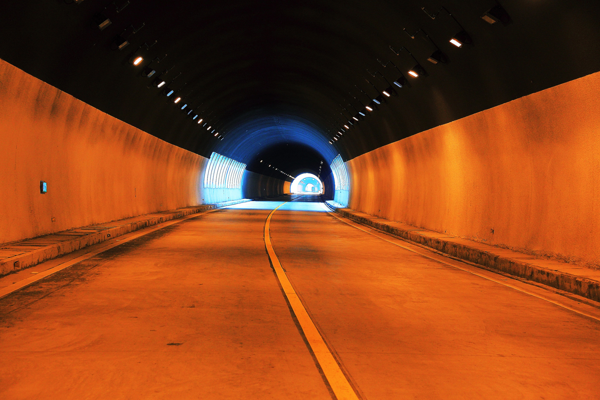 隆林至百色高速 - 公路工程 - J9集团